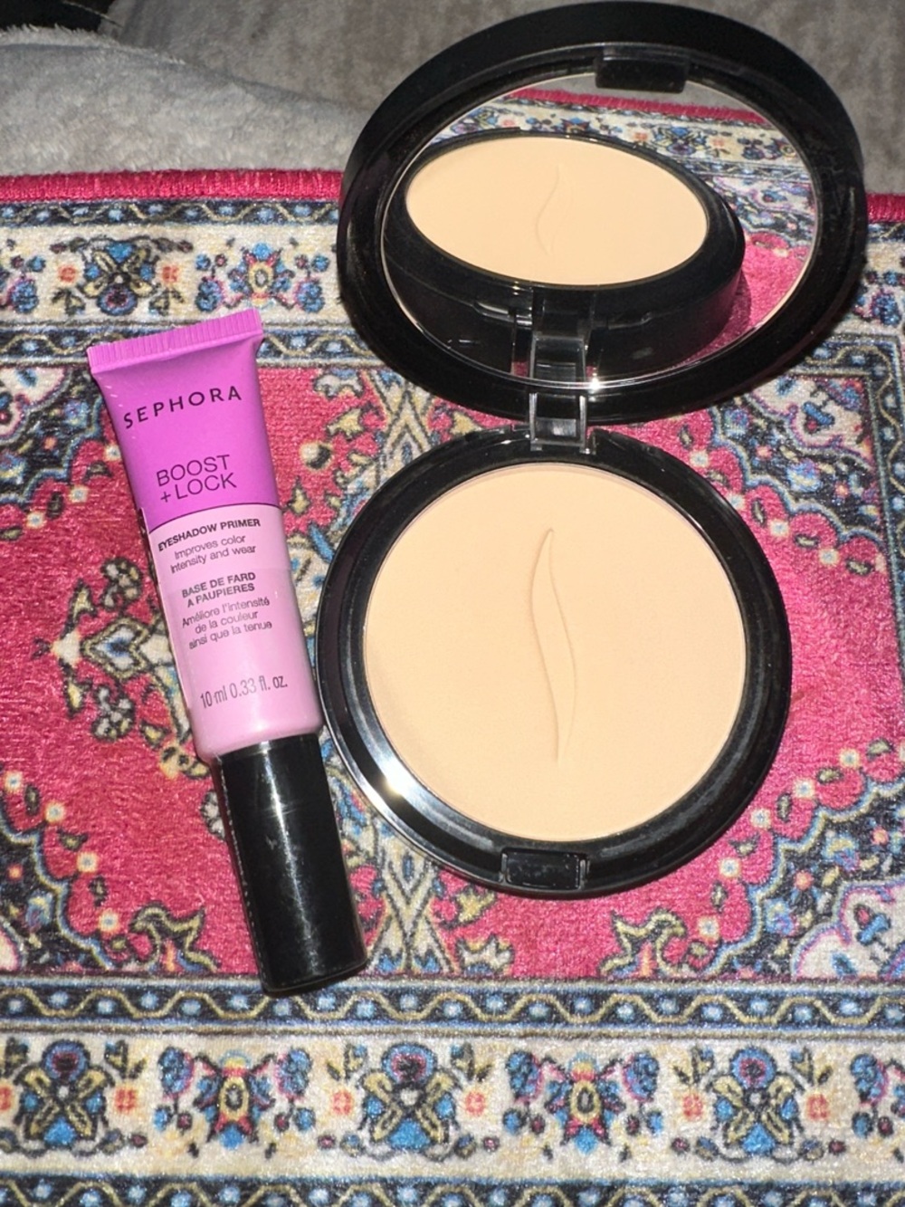 Sephora eyeshadow Primer & Matte Powder foundation in 24W beige